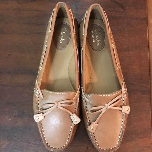 clarks moccasins womens